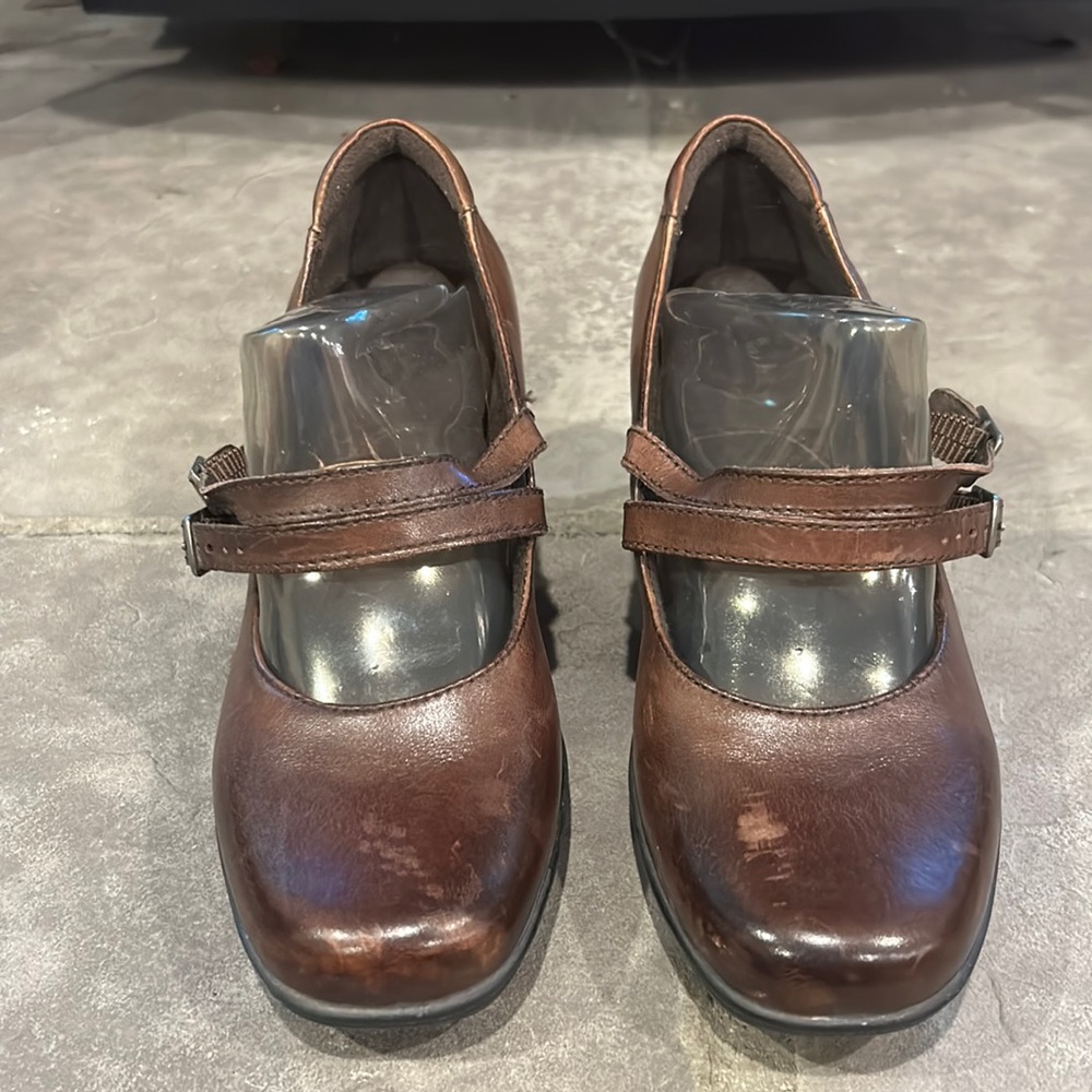 Clarks dress pumps